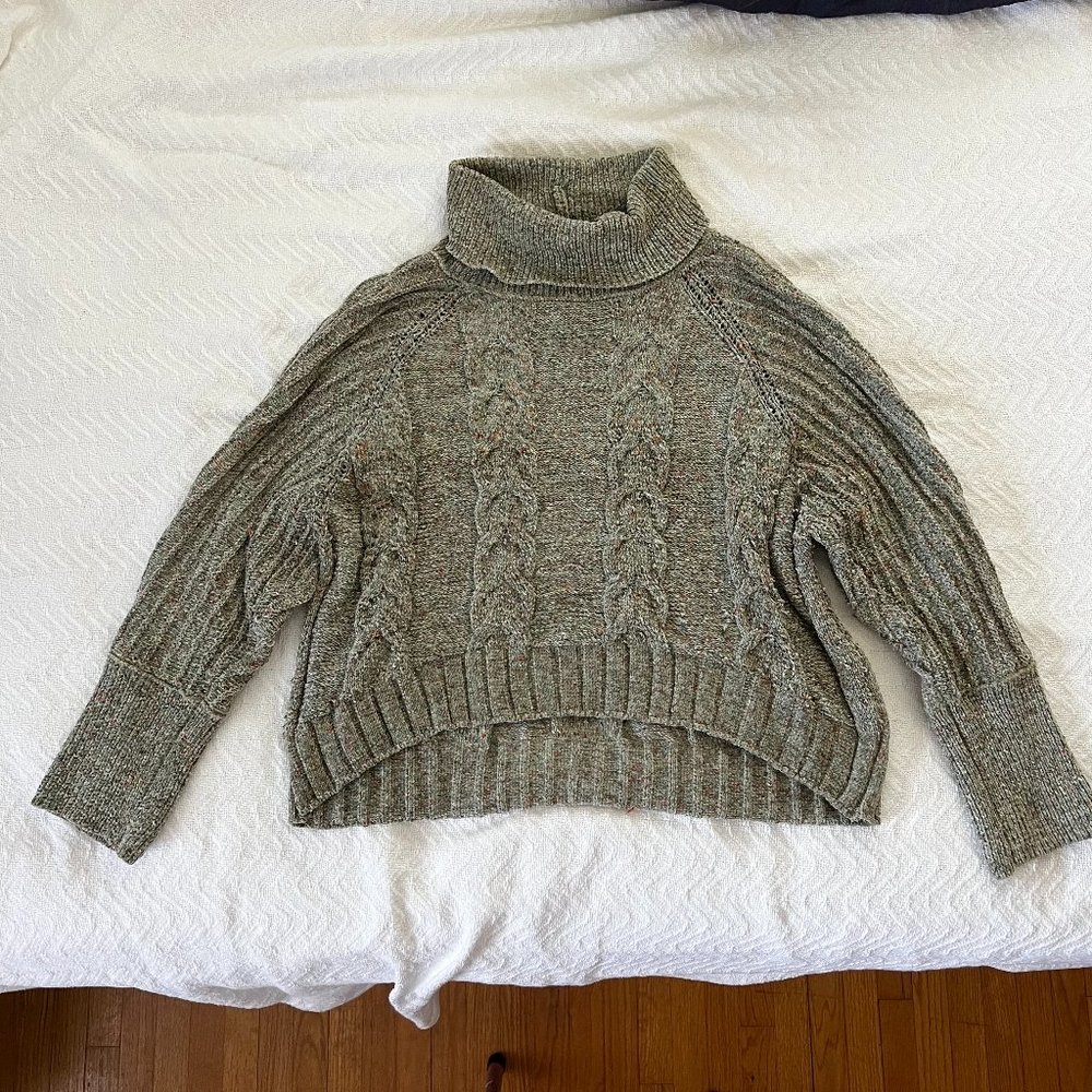 Moon & Madison Green Chenille Turtleneck Sweater